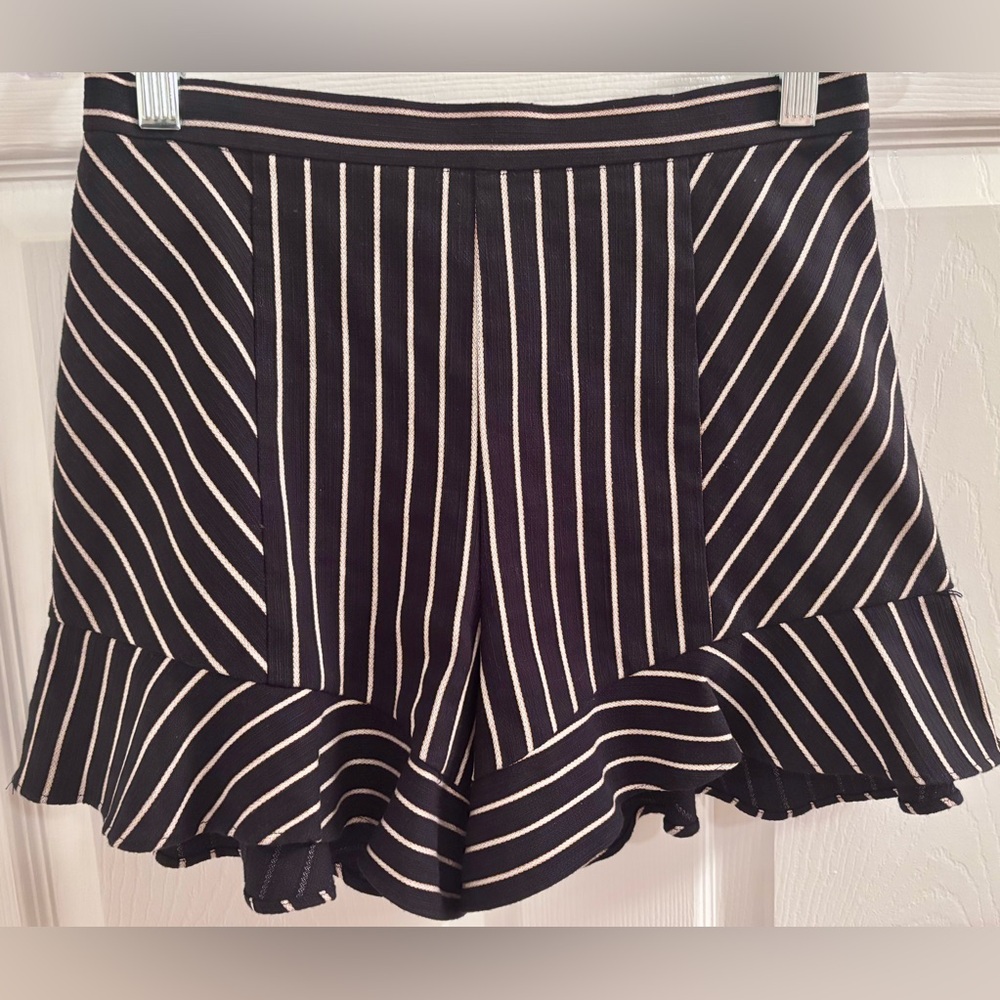 Intermix Ruffle Hem Short - Picture 2 of 5